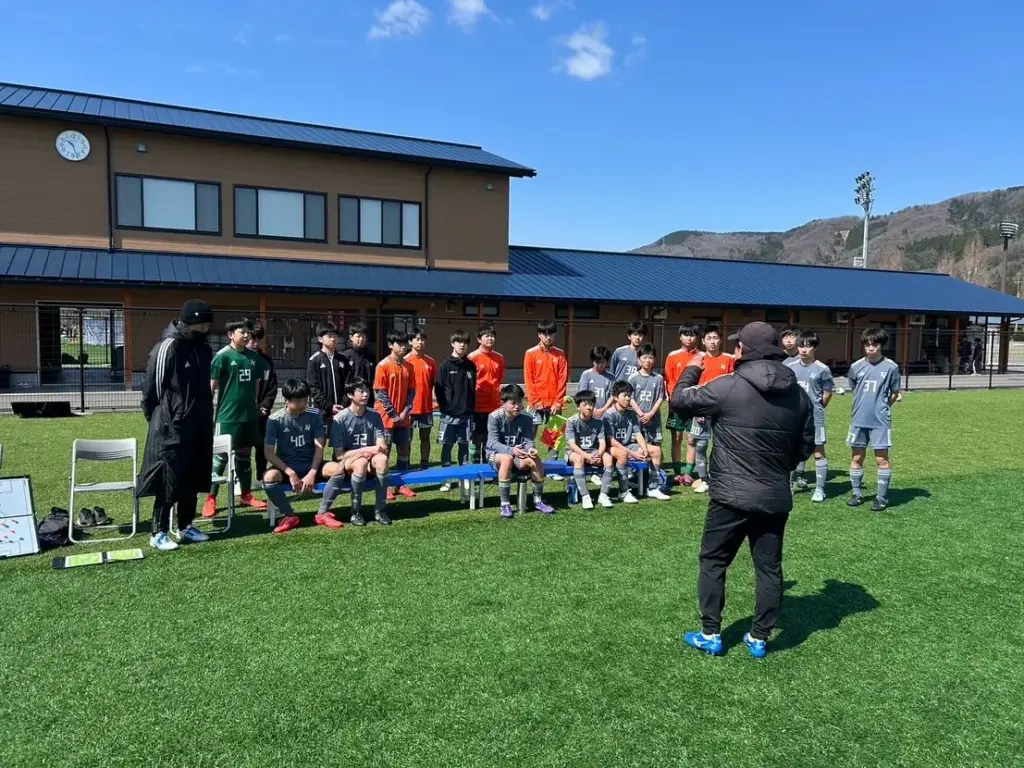 U15
